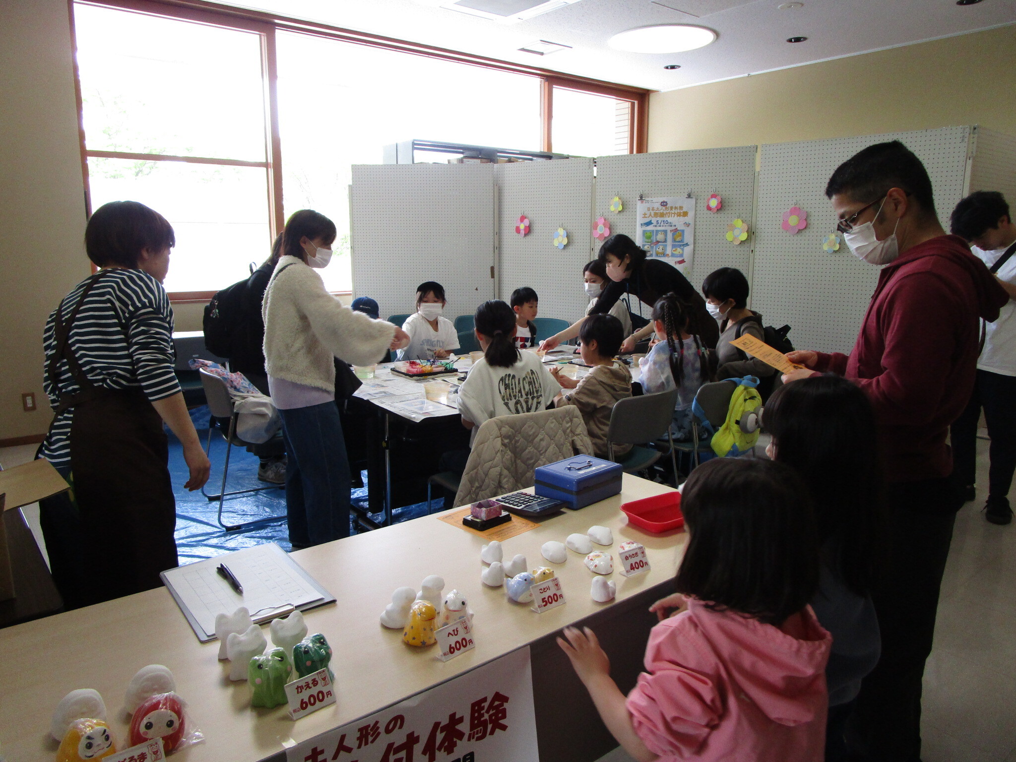 土人形絵付け体験の写真1